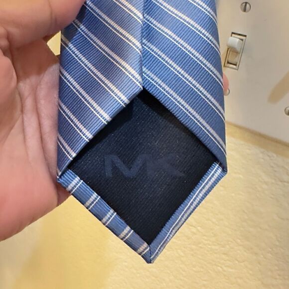Michael Kors Tie - Picture 3 of 4